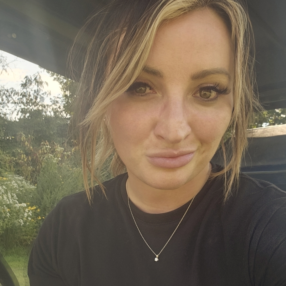 Meet your Posher, Alix